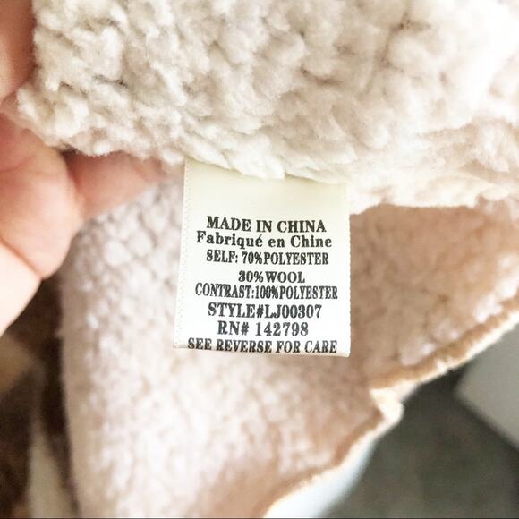 Loveriche Sherpa Wool Blend Open Front Hooded Vest - Picture 8 of 8